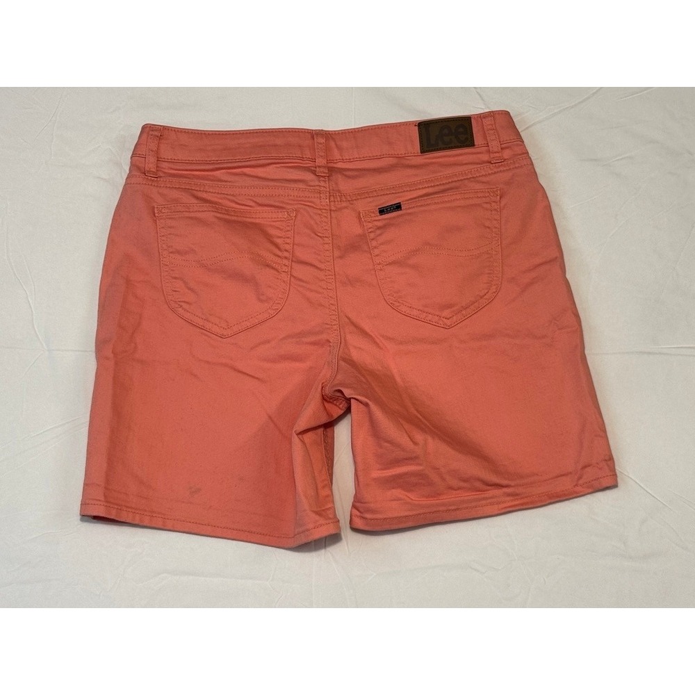 Lee Womens Regular Fit Mid Rise Shorts Coral Pink Size 12M 1CMRS79 - Picture 2 of 5